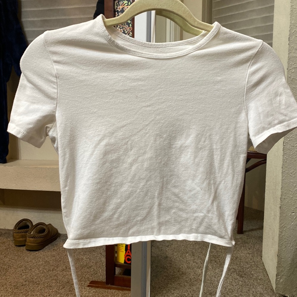 Hollister white top